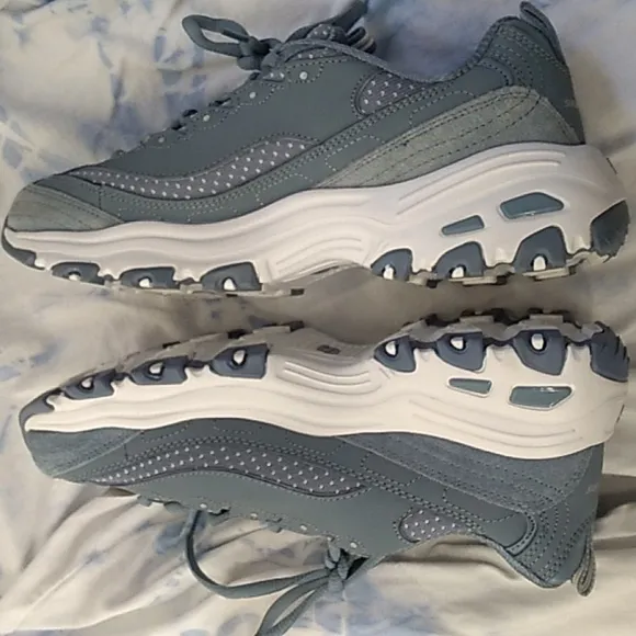 NWT Women's Skechers D'Lites blue shoes size 6.5 💙