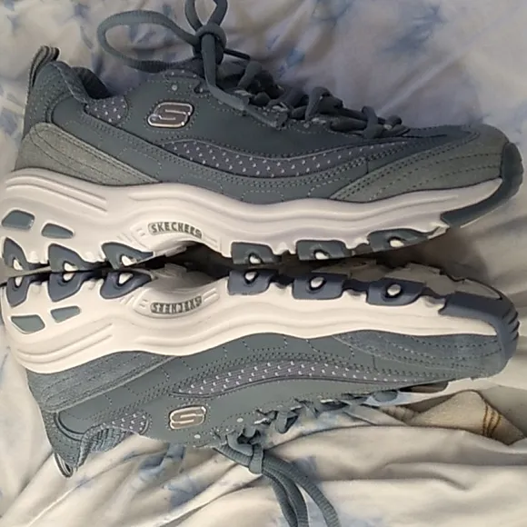 NWT Women's Skechers D'Lites blue shoes size 6.5 💙