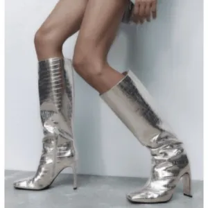 NWT ZARA Laminated HEELed KNEE HIGH BOOTS SILVER Metallic 38 7.5 4 In Heel Croc