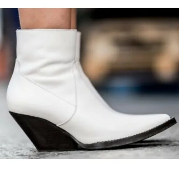 NWT Zara White Cowboy Ankle Boots