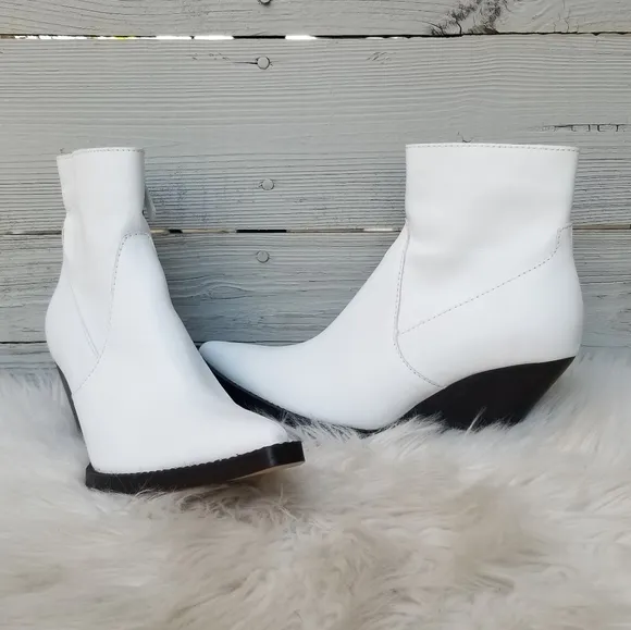 NWT Zara White Cowboy Ankle Boots