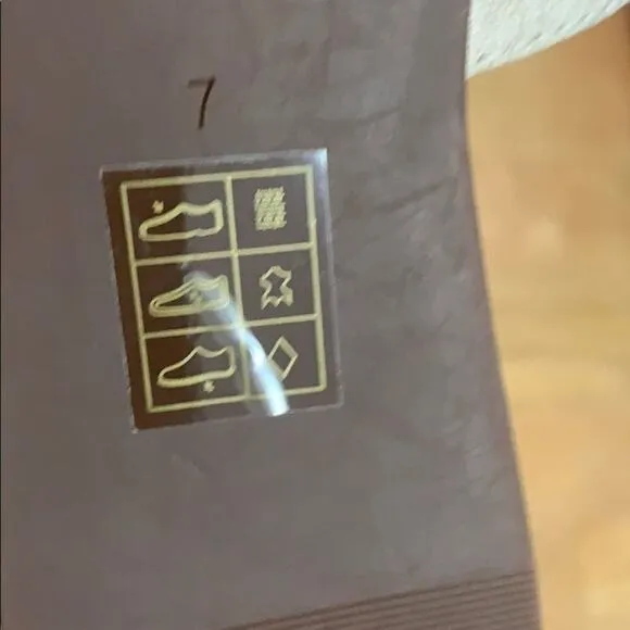 NWT TORY‎ BURCH SANDALS SIZE 7