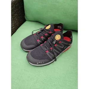 Olukai 'Imaka‎ Trainer Shoes Size 9 Black Red HLA Athletic Sneakers EXCELLENT