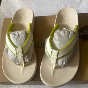 Olukai men’s off white koko’o sandals
