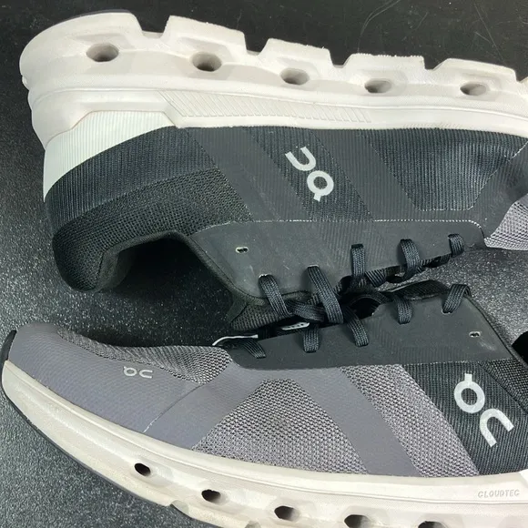 On Cloud Cloudrunner Athletic Running Sneaker Shoes Men’s size 10