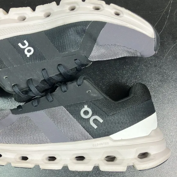 On Cloud Cloudrunner Athletic Running Sneaker Shoes Men’s size 10