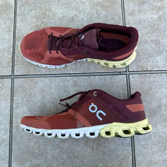On Cloudflow Men's Running Shoes