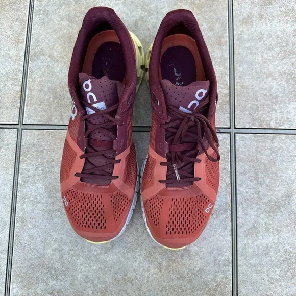 On Cloudflow Men's Running Shoes
