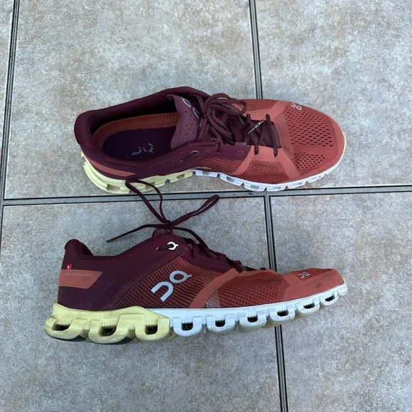 On Cloudflow Men's Running Shoes