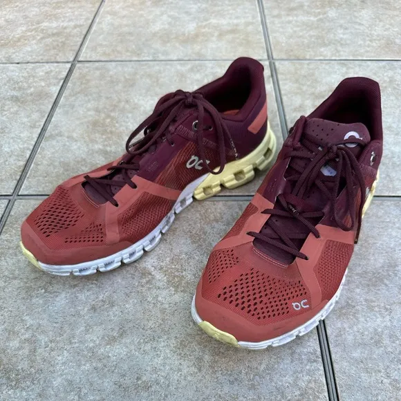 On Cloudflow Men's Running Shoes