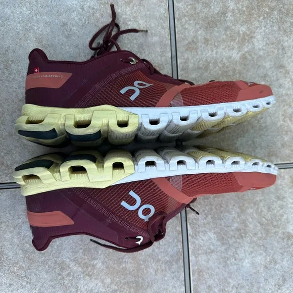 On Cloudflow Men's Running Shoes