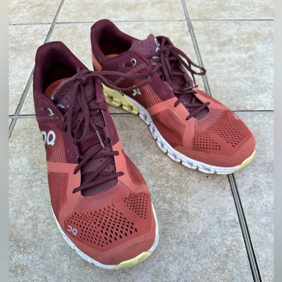 On Cloudflow Men's Running Shoes
