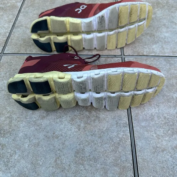 On Cloudflow Men's Running Shoes