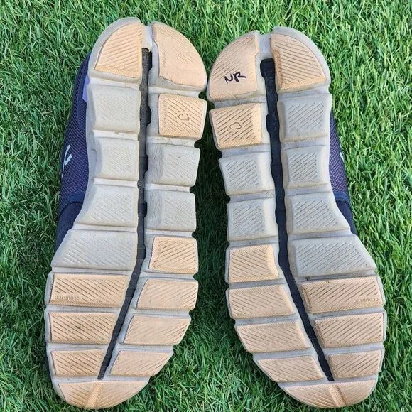 ON CLOUD X - Womens Athletic Shoes - SIZE 8 ** Read Description **