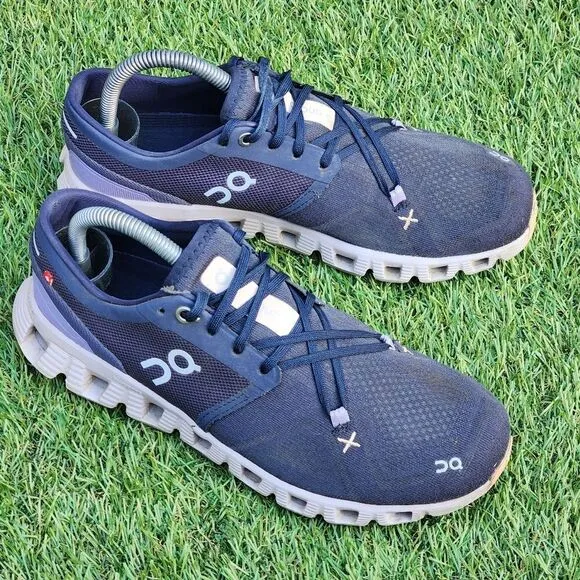 ON CLOUD X - Womens Athletic Shoes - SIZE 8 ** Read Description **