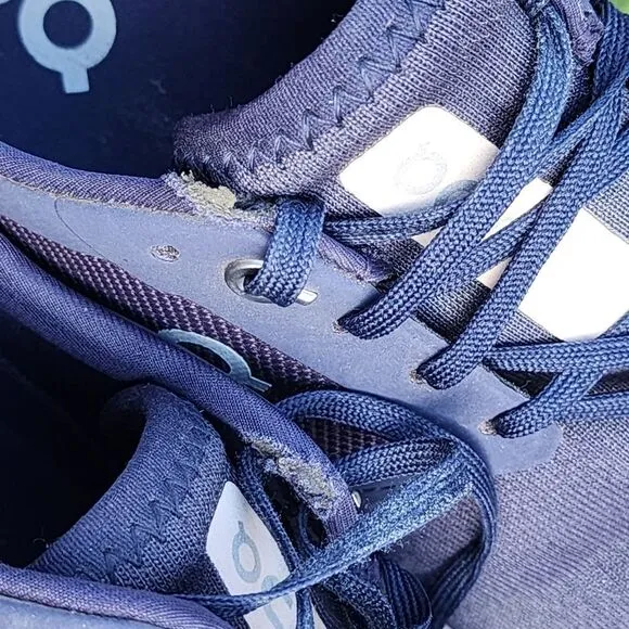 ON CLOUD X - Womens Athletic Shoes - SIZE 8 ** Read Description **