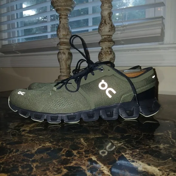 On CloudX3 Comfort/Running/Athletic Shoes Size 11 for Men