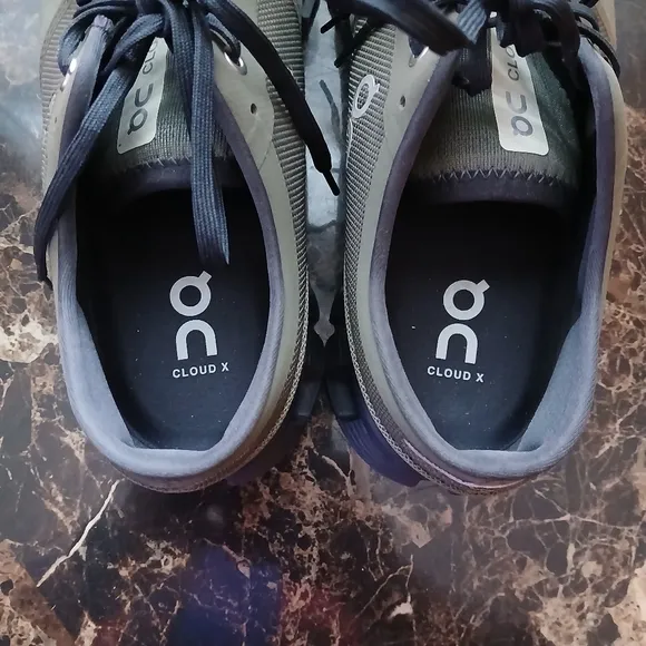 On CloudX3 Comfort/Running/Athletic Shoes Size 11 for Men