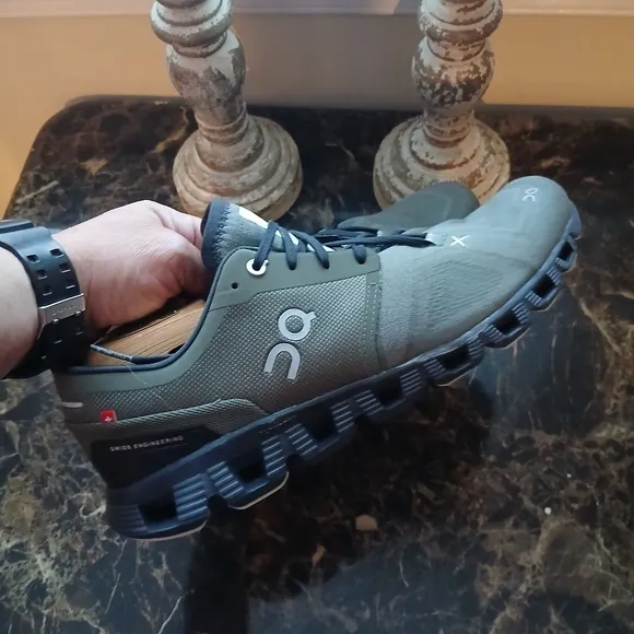 On CloudX3 Comfort/Running/Athletic Shoes Size 11 for Men