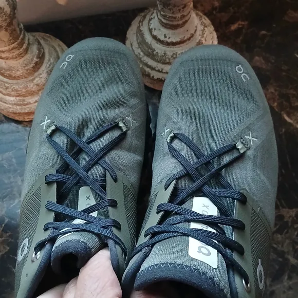 On CloudX3 Comfort/Running/Athletic Shoes Size 11 for Men