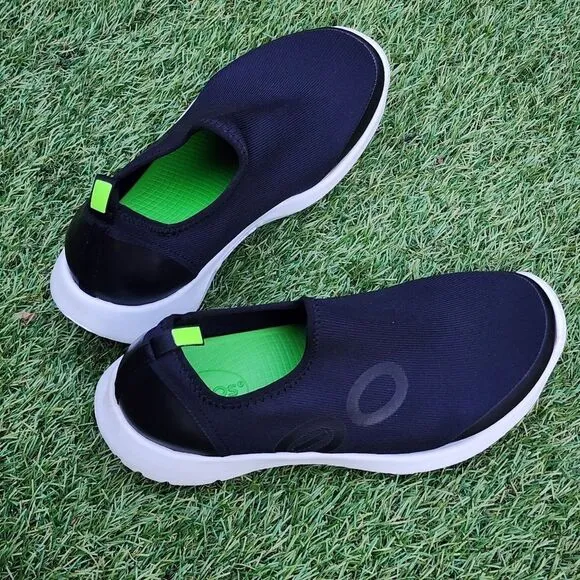 OOFOS OOmg eeZee - Womens Shoes - SIZE 9
