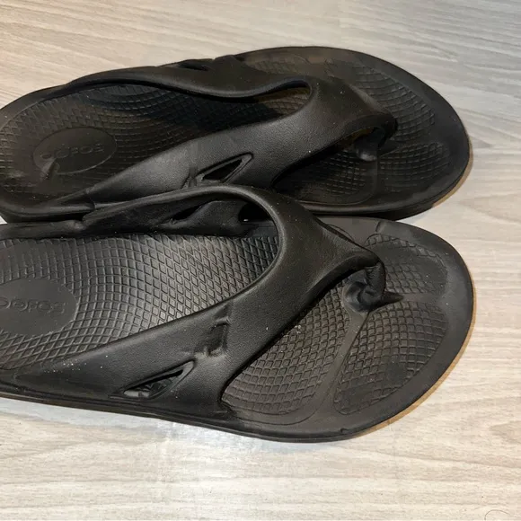 OOFOS Original Sandals Size 8