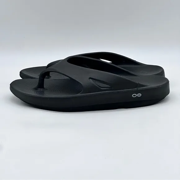 OOFOS Sandals. Size 12