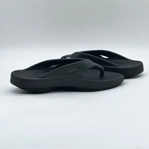 OOFOS Sandals. Size 12