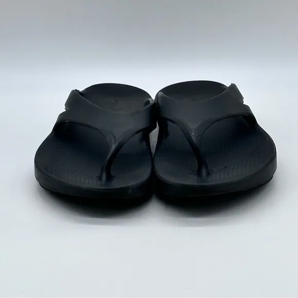 OOFOS Sandals. Size 12