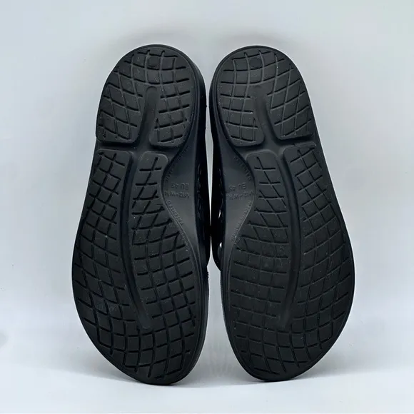 OOFOS Sandals. Size 12