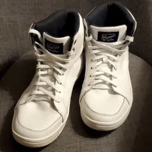 Original Penguin by Munsingwear Men's Athletic White Sneakers - Size 9