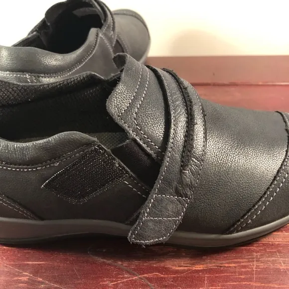 OrthoFeet Women's Solerno Casual Shoes Black Leather Size 7.5 Wide