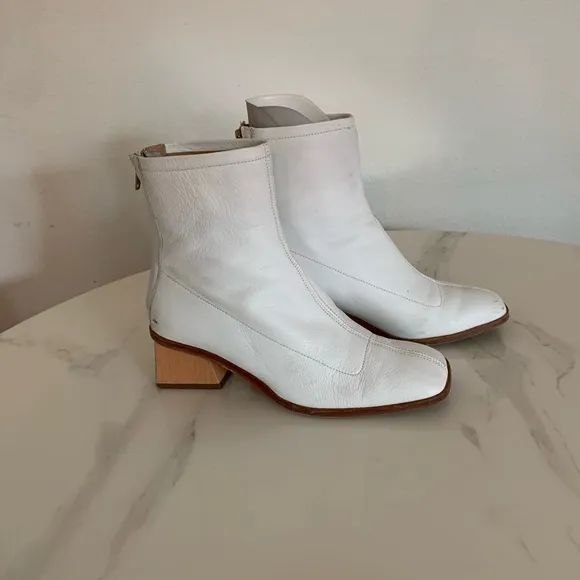 Paloma Wool Saturno Boots, White, Size 38 🤍