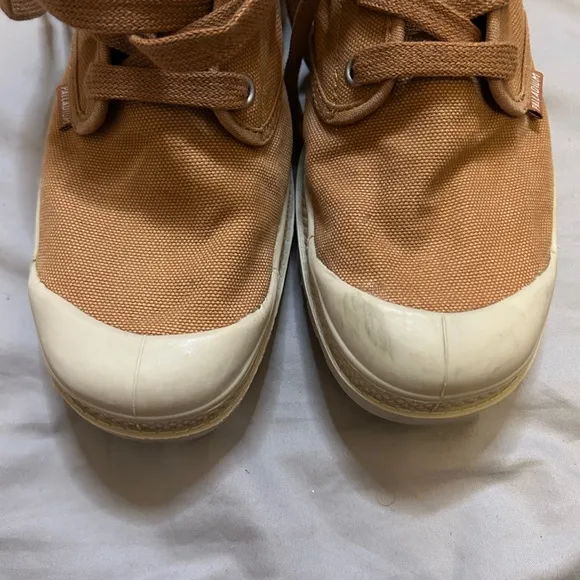 PAMPA HI Palladium Women's Tan Canvas Boots