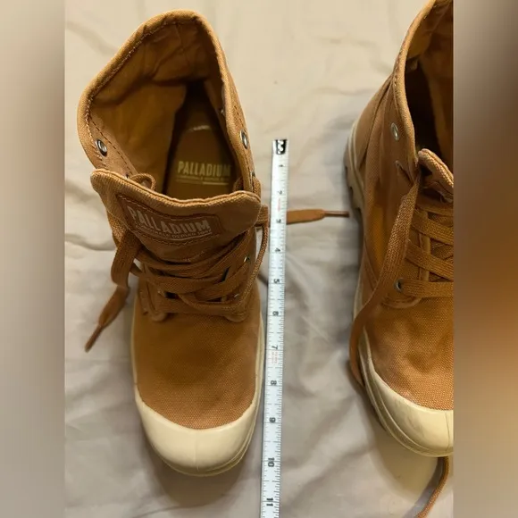 PAMPA HI Palladium Women's Tan Canvas Boots