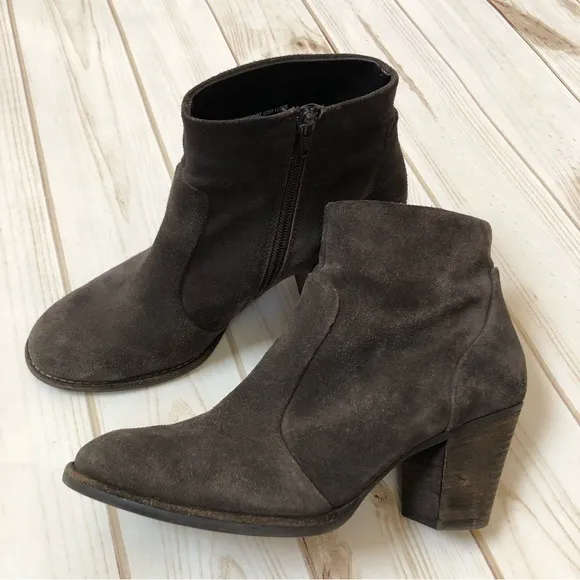 Paul Green leather heeled ankle boots