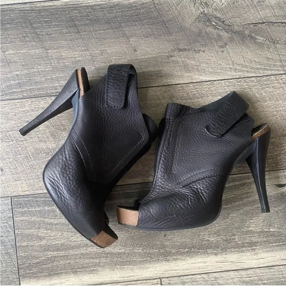 Pedro Garcia Booties Size 42 Black Leather High Heel Open Toe Sexy &amp; Classic