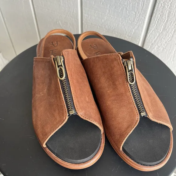 Pep Monjo Leather Zipper Sandals with Slingback in Brown Size 39