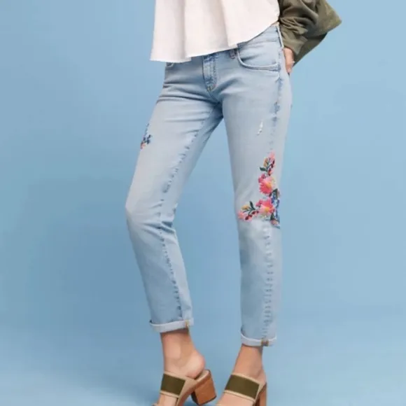 Pilcro Embroidered Jeans Sz 27 Gently Loved