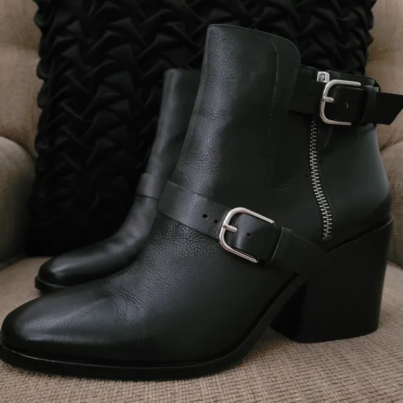 POUR LA VICTOIRE WILSON GENUINE LEATHER ANKLE BOOTS
