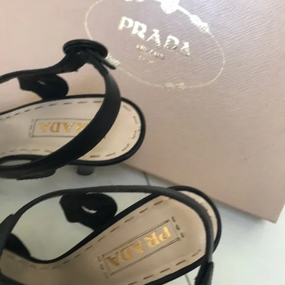 Prada sandals size39