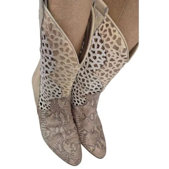 RARE VTG Kenneth Cole Leather Open Work Ivory  Snakeskin Vamp Wood Heel Boot 8.5