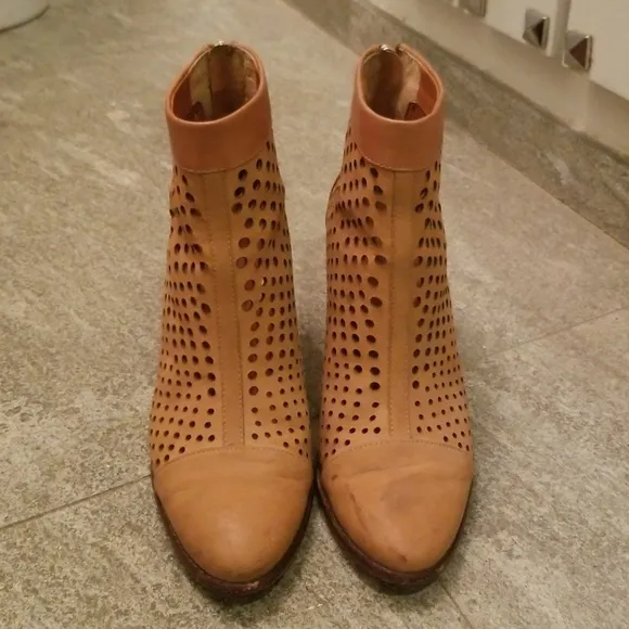 REBECCA MINKOFF leather ankle boots camel beige