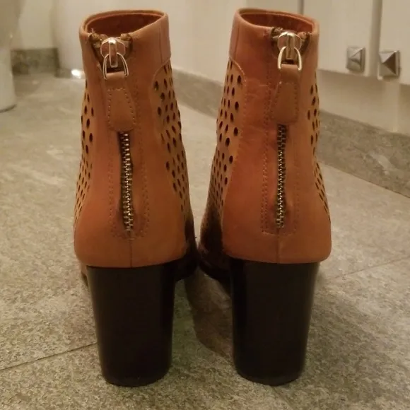 REBECCA MINKOFF leather ankle boots camel beige