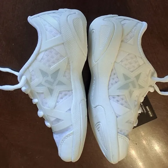 Rebel Ruthless Cheer Athletic Shoes White Youth Size 11