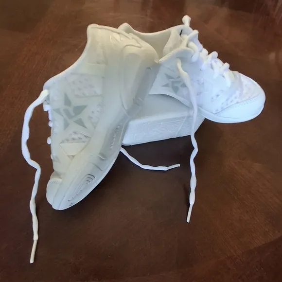 Rebel Ruthless Cheer Athletic Shoes White Youth Size 11