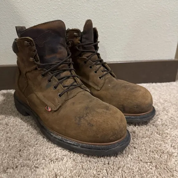 RED WING 4215 DynaForce Size 9 Waterproof Steel Toe Men Work Boots