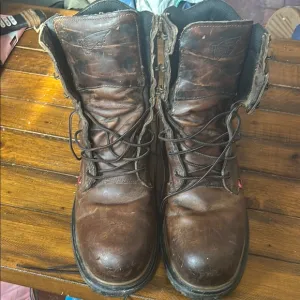 Red Wing Men’s Dynaforce 8 inch steel toe work boot