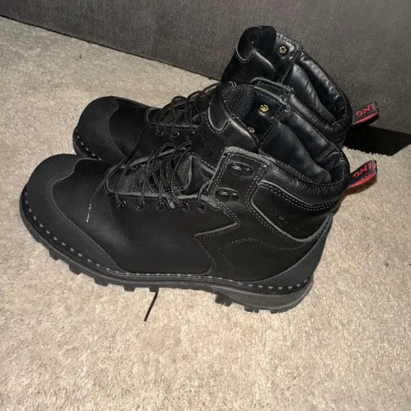 Redwing work Boots- black size 9
