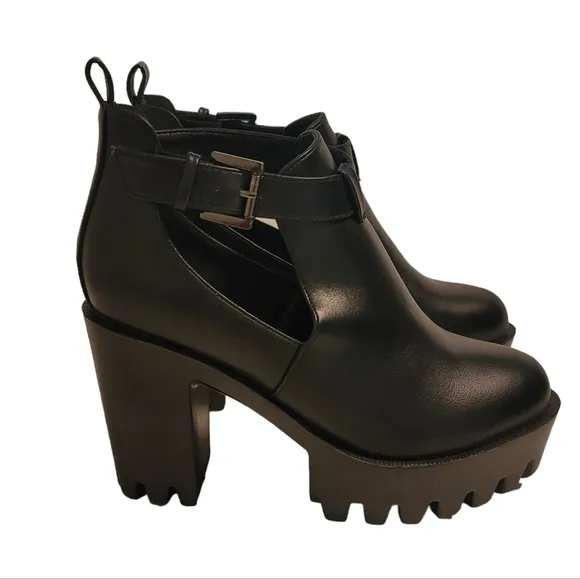 Refresh Fabia chunky heel lug booties whimsigoth biker black platform heels 7.5